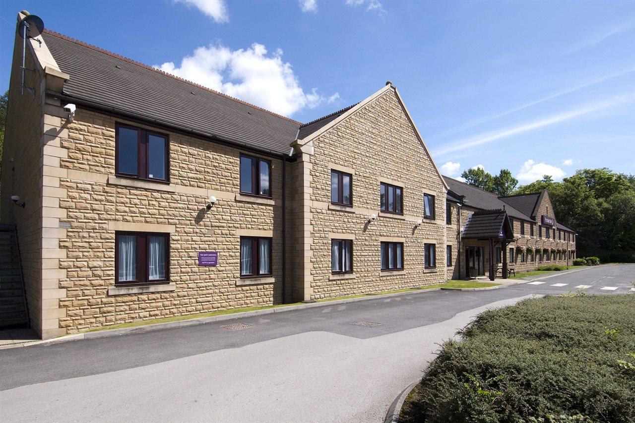 Premier Inn Бърнли Екстериор снимка