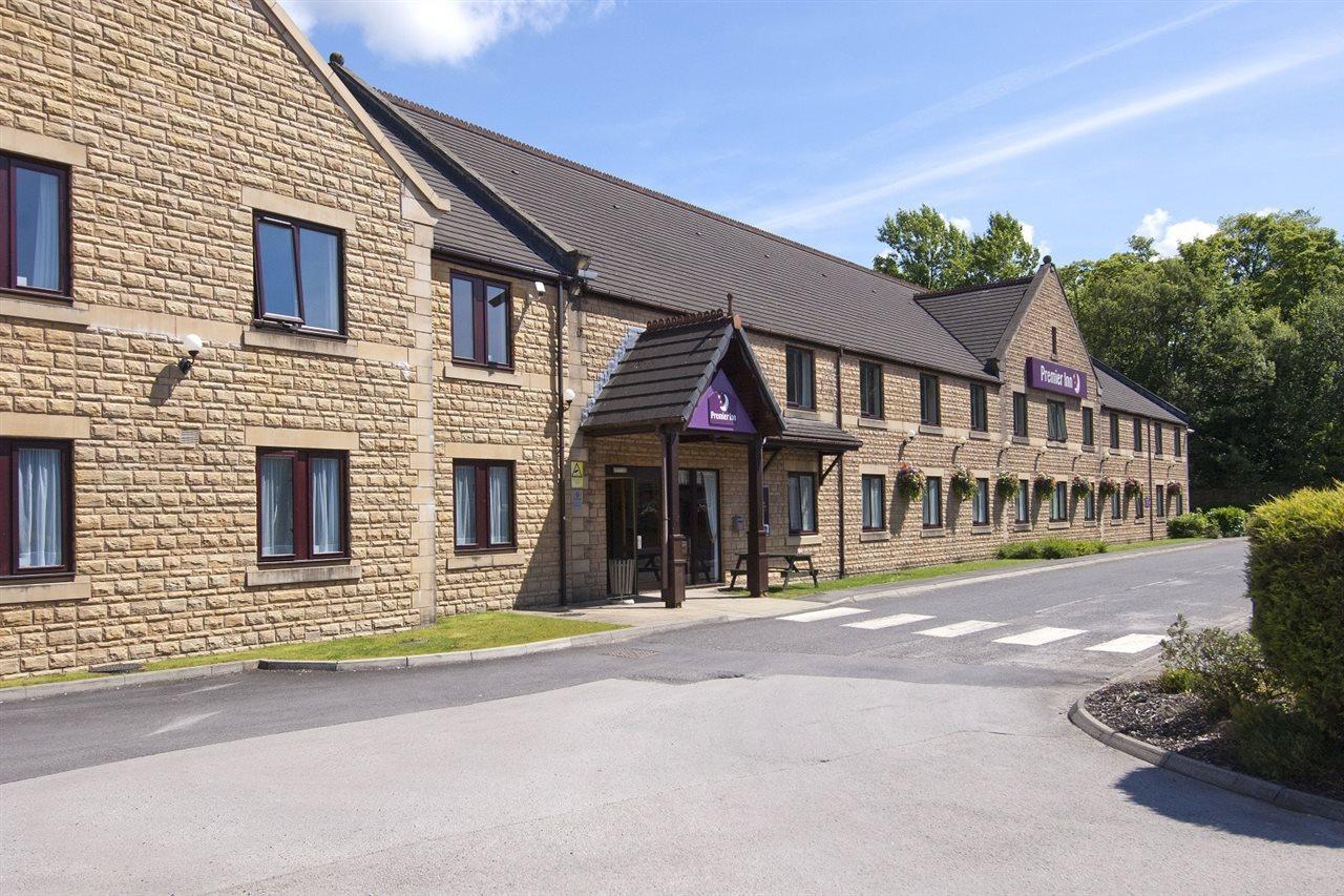 Premier Inn Бърнли Екстериор снимка