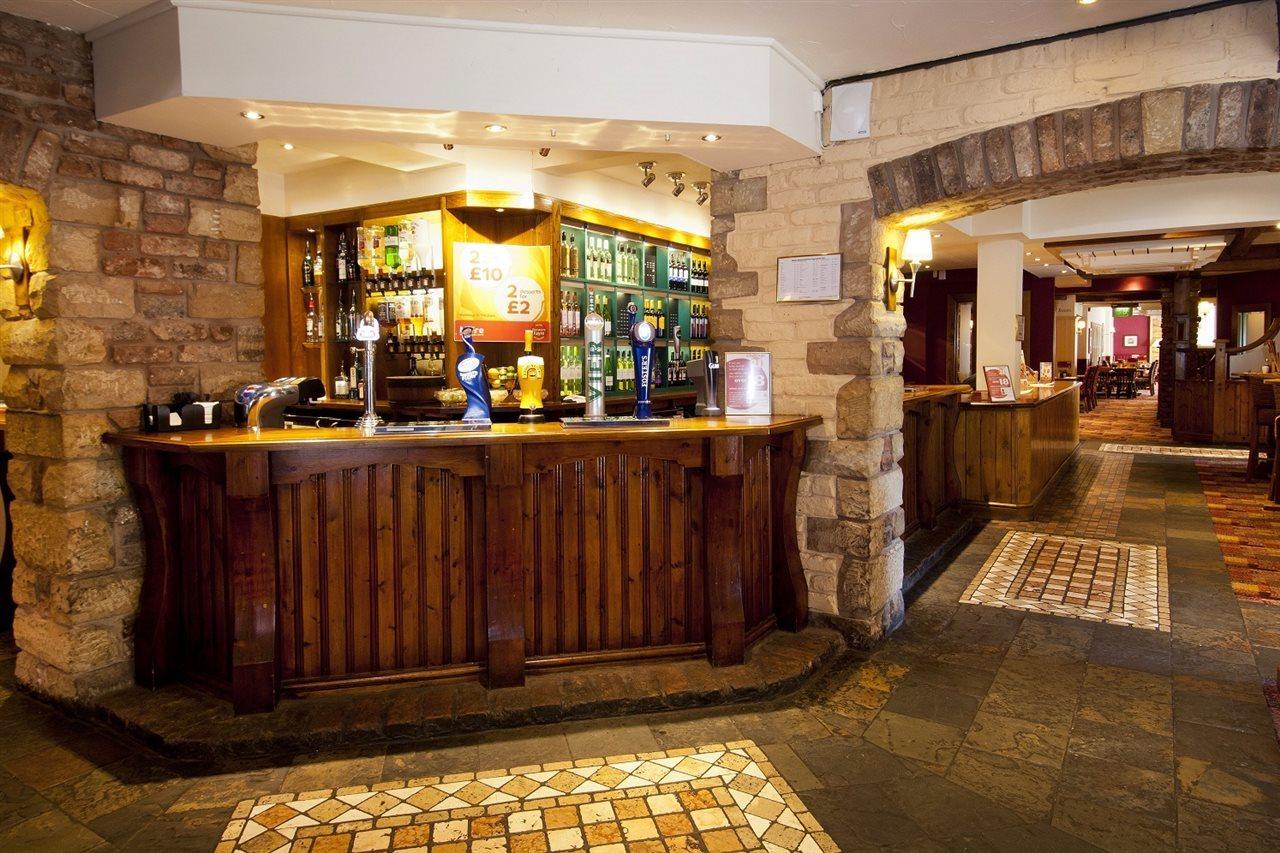 Premier Inn Бърнли Екстериор снимка
