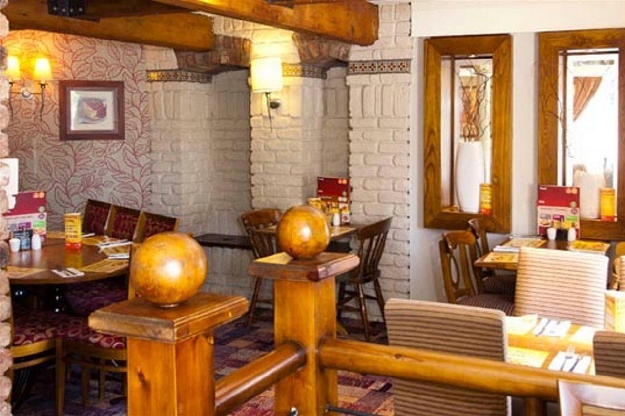 Premier Inn Бърнли Екстериор снимка