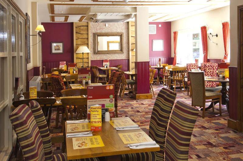 Premier Inn Бърнли Екстериор снимка