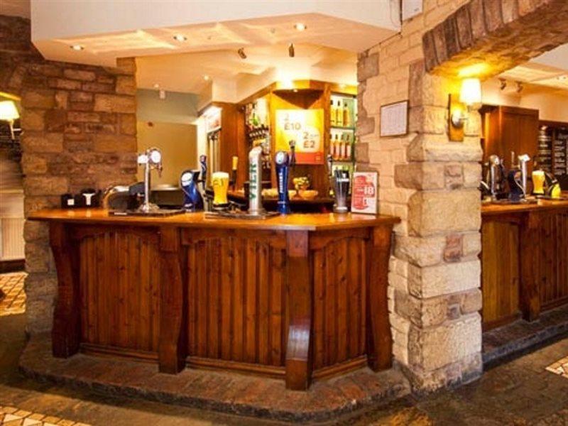 Premier Inn Бърнли Екстериор снимка